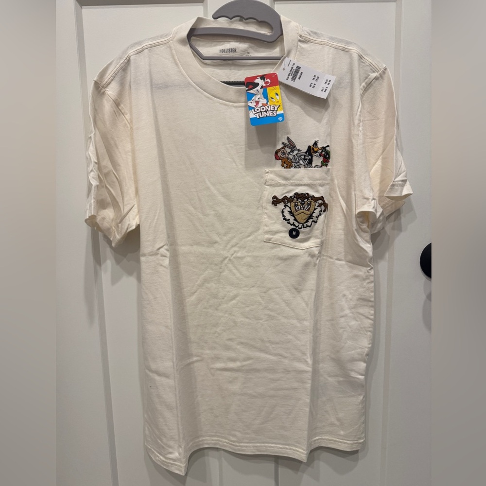 Hollister Medium Relaxed Looney Tunes Graphic Pocket Tee